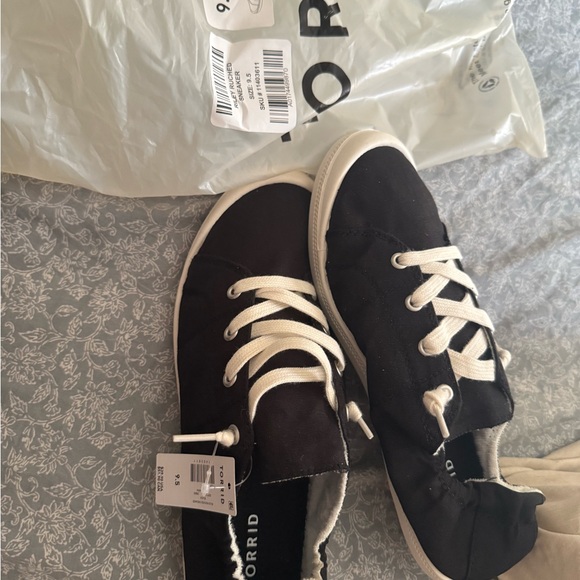 Torrid Black Sneakers with Cream Laces - Picture 1 of 2